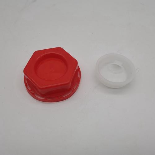 桶、膠與容器 在塑料化工包裝的詩意與實用之間